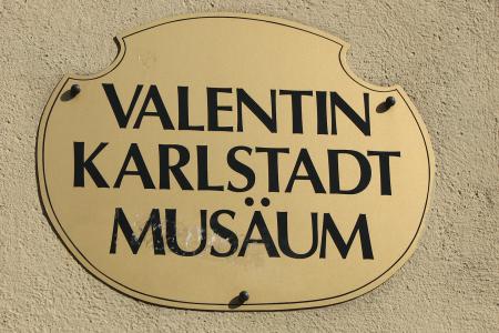 Das Schild des Museums