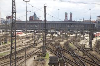 Bild: Der Hauptbahnhof von der Hackerbrücke aus fotografiert