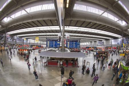 Münchner Hauptbahnhof - der Zugang zu den Bahnsteigen