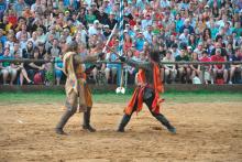 Bild: König Artus im Zweikampf mit Lancelot auf dem Kaltenberger Ritterturnier